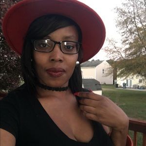 Meet your Posher, Erikeisha